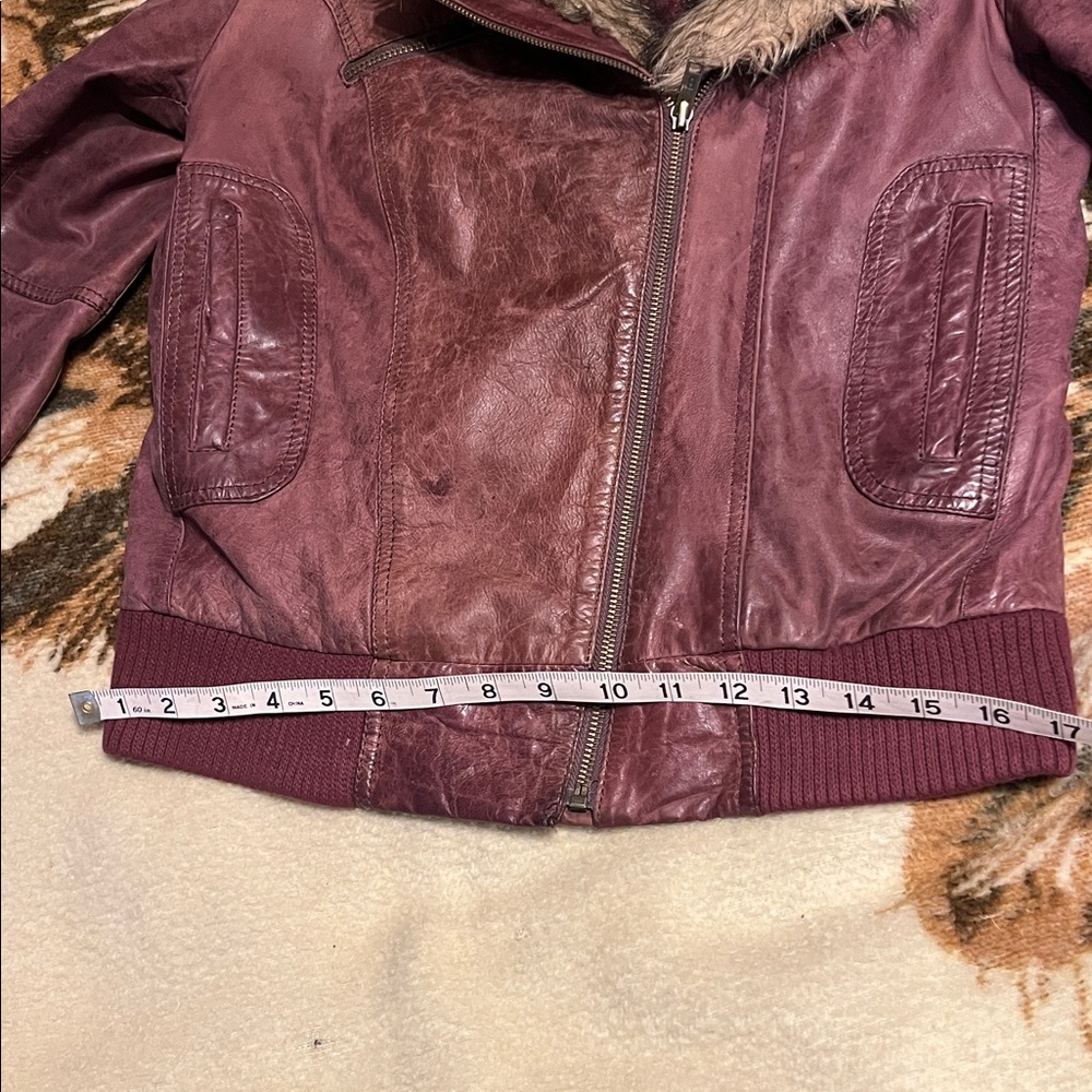 Lived in Bershaka Leather Jacket with Faux fur collar - Picture 15 of 15